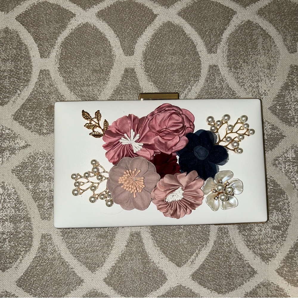 Floral clutch